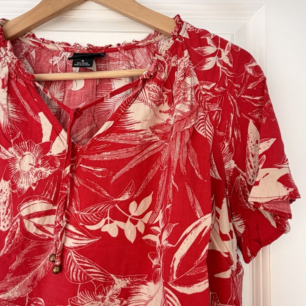 Liz Claiborne Women Blouse Short Sleeve Red Floral Tropical V Neck - Size M